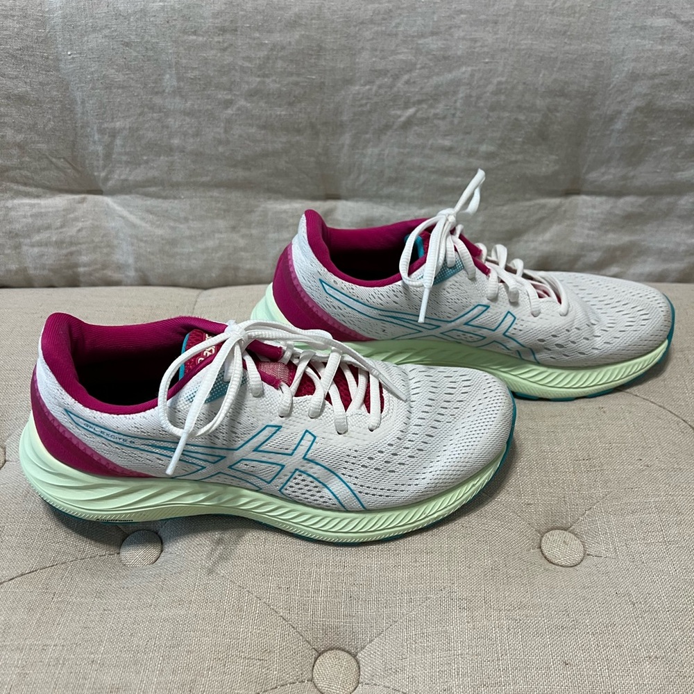 ASICS Running Shoe - Picture 4 of 7